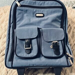 Baggalini rolling carry on
